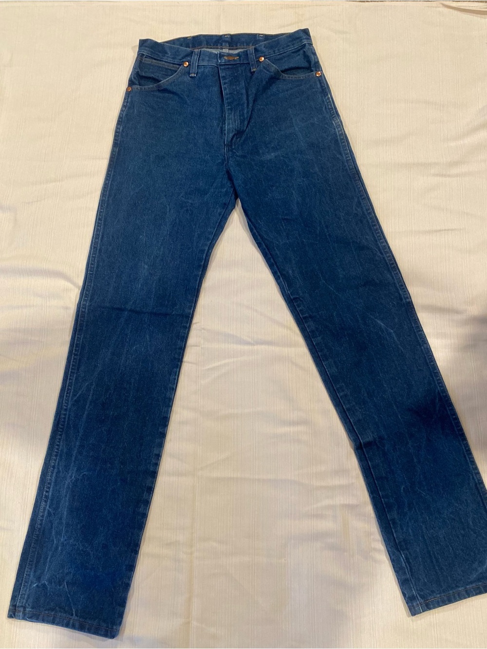 Classic Wrangler Men's Dark Blue Straight-Leg Jeans